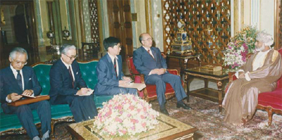 From the visit of H.E. Taro Nakayama, Minister for Foreign Affairs of Japan to Oman in 1990